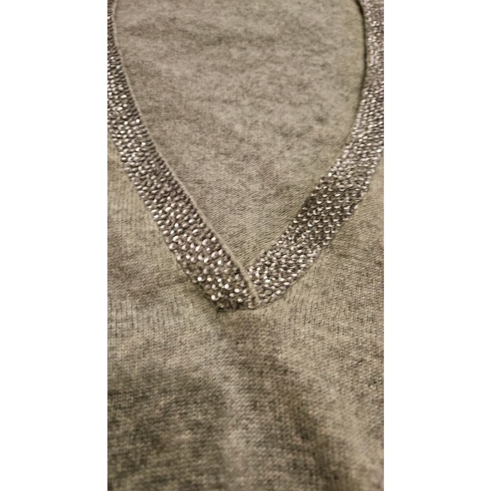 Sofia Cashmere Neiman Marcus Gray 100% Cashmere Rhinestone V-Neck Sweater M - Picture 3 of 10